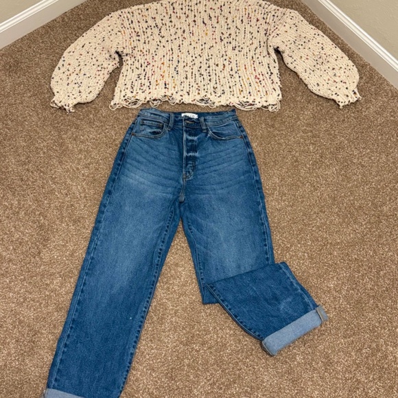 Essential Mom Jeans - Picture 3 of 3